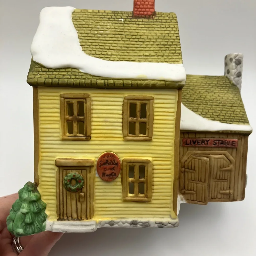 Dept 56 Heritage Village Collection‎ New England Livery Stable Boot Shop 6530-7